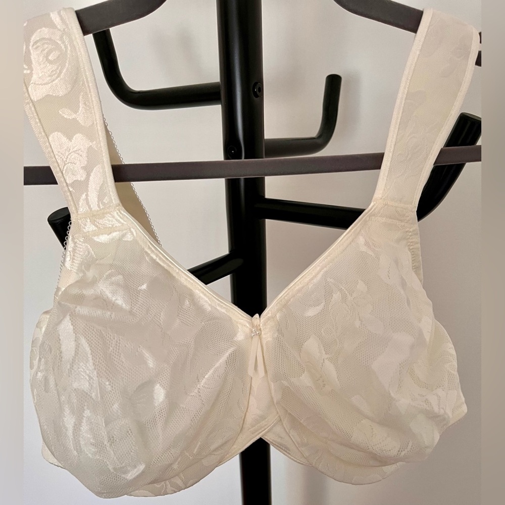 Wacoal Awareness Full Figure Bra 44D
